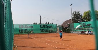 Tenisowy obóz sportowy dla młodzieży