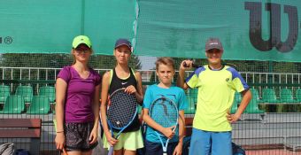 Tenisowy obóz sportowy dla młodzieży